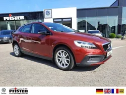 Flamenco red (rot) Gebraucht 2016 Volvo V40 CC Kombi | 15.900 € (Fairer Preis)
