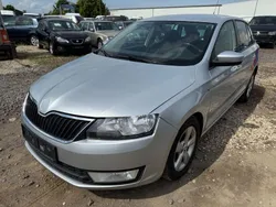 Silber Gebraucht 2014 Skoda Rapid Ambition Limousine | 2.990 €