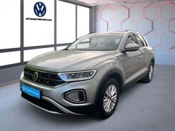 Pyrit silber metallic Gebraucht 2023 VW T-Roc Life SUV | 25.690 € (Teuer)
