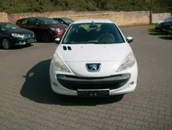 Weiß Gebraucht 2009 Peugeot 206+ Kleinwagen | 1.299 € (Guter Preis)