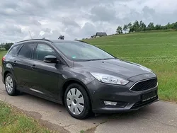Grau Gebraucht 2015 Ford Focus Business Edition Kombi | 8.990 € (Fairer Preis)