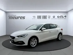 Weiss Gebraucht 2024 Seat Leon Style Limousine | 25.988 € (Guter Preis)