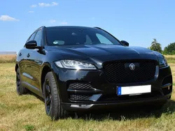 Schwarz Gebraucht 2017 Jaguar F-Pace Portfolio SUV | 28.850 € (Guter Preis)