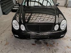 Schwarz Gebraucht 2003 Mercedes E240 Limousine | 3.655 € (Superpreis)