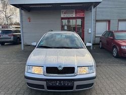 Silber Gebraucht 2009 Skoda Octavia Kombi | 2.990 € (Superpreis)