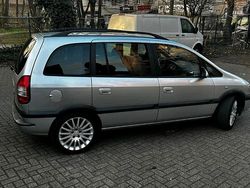 Silber Gebraucht 2003 Opel Zafira Van / Kleinbus | 1.700 € (Fairer Preis)