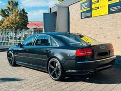 Schwarz Gebraucht 2006 Audi S8 Limousine | 15.999 €