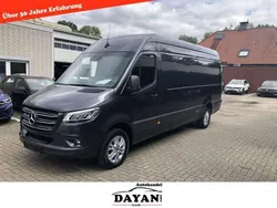 Tenoritgrau metallic (metallic) Gebraucht 2022 Mercedes Sprinter Van | 28.700 €