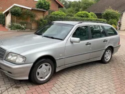 Silber Gebraucht 2000 Mercedes C180 Kombi | 1.600 €
