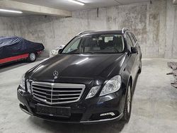 Schwarz Gebraucht 2011 Mercedes E220 Elegance Kombi | 7.900 €