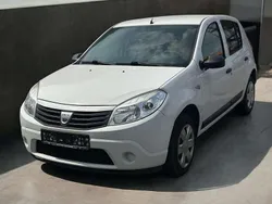 Weiß Gebraucht 2009 Dacia Sandero Essentiel Kleinwagen | 2.450 € (Fairer Preis)