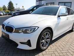 Weiß Gebraucht 2021 BMW 320 Sport Line Kombi | 26.600 € (Etwas zu teuer)