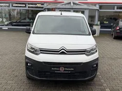 Weiss Gebraucht 2015 Citroën Berlingo Proline Van / Kleinbus | 10.999 € (Teuer)