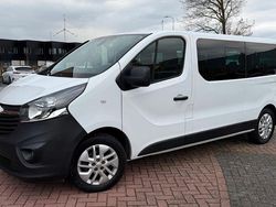 Weiß Gebraucht 2015 Opel Vivaro Van | 14.950 € (Fairer Preis)