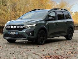 Grün Gebraucht 2023 Dacia Jogger Extreme Van / Kleinbus | 17.980 € (Guter Preis)