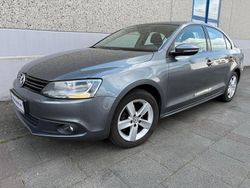 Grau Gebraucht 2011 VW Jetta Comfortline Limousine | 4.999 € (Fairer Preis)