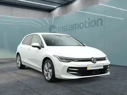 Weiß Gebraucht 2024 VW Golf VIII Life Limousine | 24.599 € (Fairer Preis)
