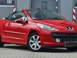 Rot Gebraucht 2009 Peugeot 207 CC Sport Cabrio | 3.480 € (Fairer Preis)