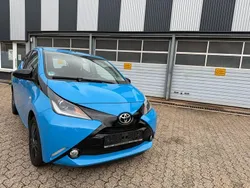 Blau Gebraucht 2016 Toyota Aygo Kleinwagen | 6.900 € (Fairer Preis)
