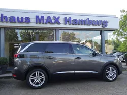 Grau Gebraucht 2018 Peugeot 5008 GTi Van / Kleinbus | 19.599 € (Fairer Preis)