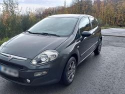 Grau Gebraucht 2010 Fiat Punto Limousine | 1.999 € (Guter Preis)