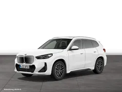 Alpinweiss Gebraucht 2024 BMW iX1 Luxury Line SUV | 50.354 € (Teuer)