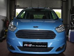 Blau Gebraucht 2016 Ford Tourneo Courier Titanium Van / Kleinbus | 13.995 € (Teuer)