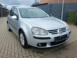 Silber Gebraucht 2004 VW Golf V Limousine | 2.490 € (Fairer Preis)