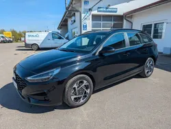 Abyss black Gebraucht 2024 Hyundai i30 Advantage Kombi | 21.990 € (Guter Preis)