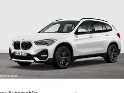 Weiß Gebraucht 2021 BMW X1 Sport Line SUV | 29.290 € (Etwas zu teuer)