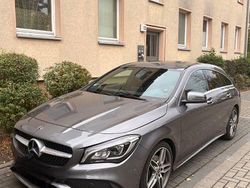 Grau Gebraucht 2018 Mercedes CLA180 Shooting Brake AMG Kombi | 20.900 € (Teuer)