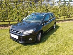 Schwarz Gebraucht 2011 Ford Focus Titanium Kombi | 3.290 € (Superpreis)