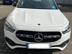 Weiß Gebraucht 2020 Mercedes GLA200 SUV | 29.999 €