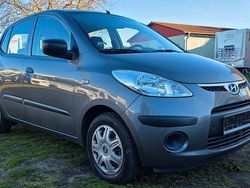 Grau Gebraucht 2010 Hyundai i10 Edition Kleinwagen | 2.900 € (Fairer Preis)