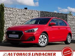 Rot Gebraucht 2020 Hyundai i30 Select Limousine | 13.970 € (Guter Preis)