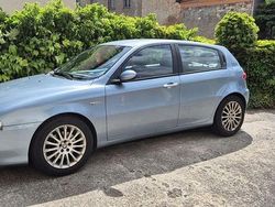 Grau Gebraucht 2006 Alfa Romeo 147 Distinctive Kleinwagen | 3.500 € (Teuer)
