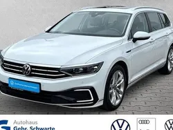 Weiß Gebraucht 2021 VW Passat GTE Kombi | 22.890 € (Fairer Preis)