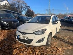 Weiß Gebraucht 2013 Hyundai i20 Edition Limousine | 2.499 € (Superpreis)