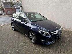Blau Gebraucht 2018 Mercedes B200 Style Van / Kleinbus | 14.900 € (Guter Preis)