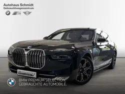 Saphirschwarz Gebraucht 2024 BMW i7 Limousine | 106.170 €
