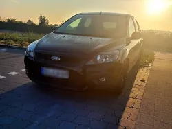 Schwarz Gebraucht 2010 Ford Focus Limousine | 3.999 € (Etwas zu teuer)