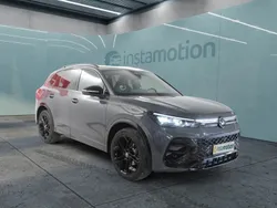 Grau Gebraucht 2024 VW Tiguan Style SUV | 48.380 €