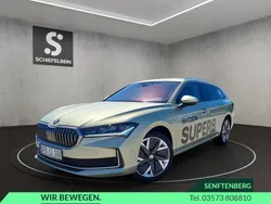 Beige Gebraucht 2024 Skoda Superb Selection Kombi | 41.980 €