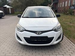 Weiß Gebraucht 2014 Hyundai i20 Edition Kleinwagen | 3.800 € (Guter Preis)
