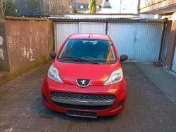 Rot Gebraucht 2009 Peugeot 107 Kleinwagen | 800 € (Superpreis)