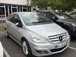 Silber Gebraucht 2010 Mercedes B180 Van / Kleinbus | 5.000 € (Fairer Preis)