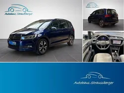 Blau Gebraucht 2023 VW Touran Comfortline Van / Kleinbus | 33.390 € (Etwas zu teuer)