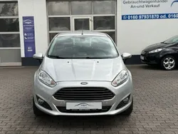 Silber Gebraucht 2015 Ford Fiesta Titanium Kleinwagen | 11.900 € (Etwas zu teuer)
