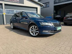 Blau Gebraucht 2017 Skoda Superb Kombi | 9.990 € (Teuer)