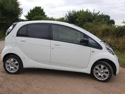 Weiß Gebraucht 2014 Citroën C-zero Kleinwagen | 6.200 € (Fairer Preis)